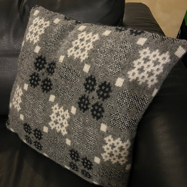 Clustog Carthen Llwyd