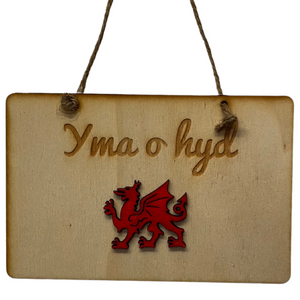 Welsh Wooden Plaque with 'Yma o Hyd'