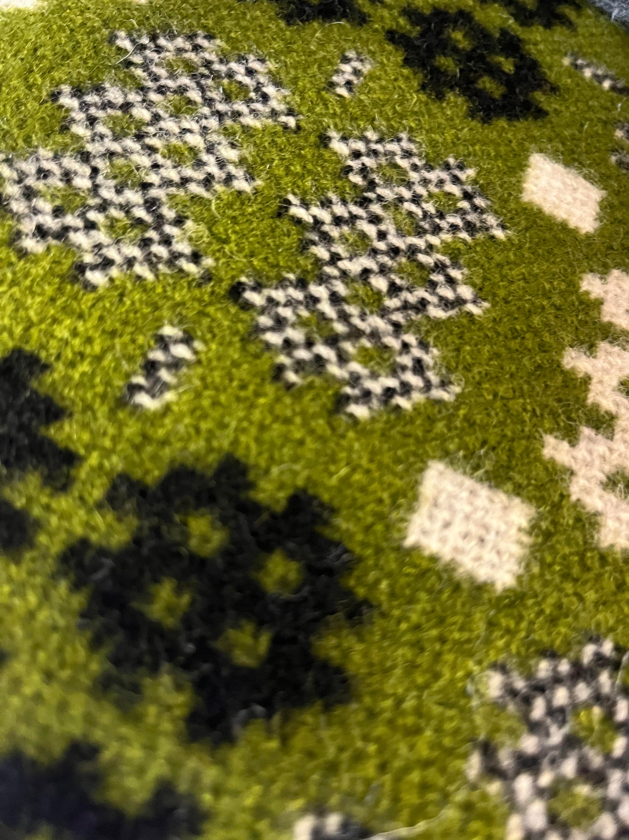 Green Welsh Tapestry Throw - Tweli – Cadwyn Cyf