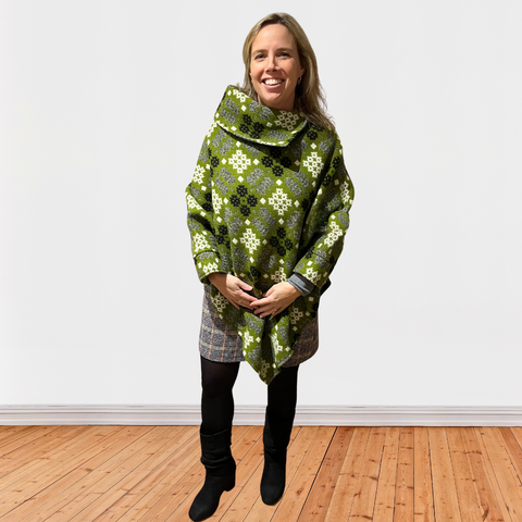 Green Welsh Tapestry Poncho - Tweli