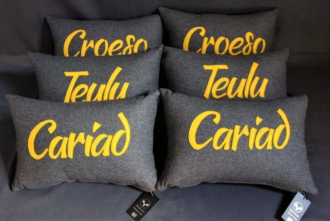 Clustog Gwlân Llwyd gyda Cartref mewn Mwstard