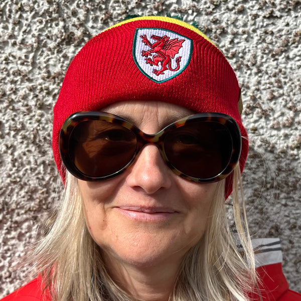 Het Bobyl Cymru 'Yma o Hyd'