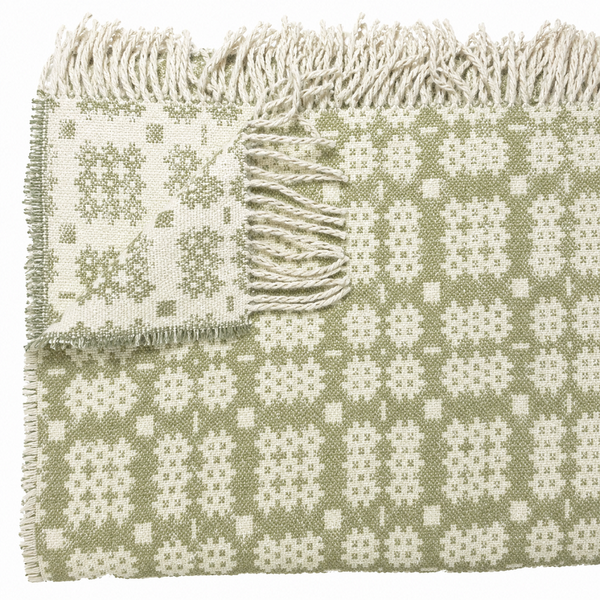 Light Green Welsh Tapestry Throw - Chives – Cadwyn Cyf