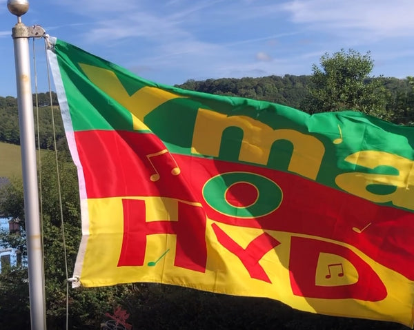 "Yma o Hyd" 5' x 3' - Welsh Flags