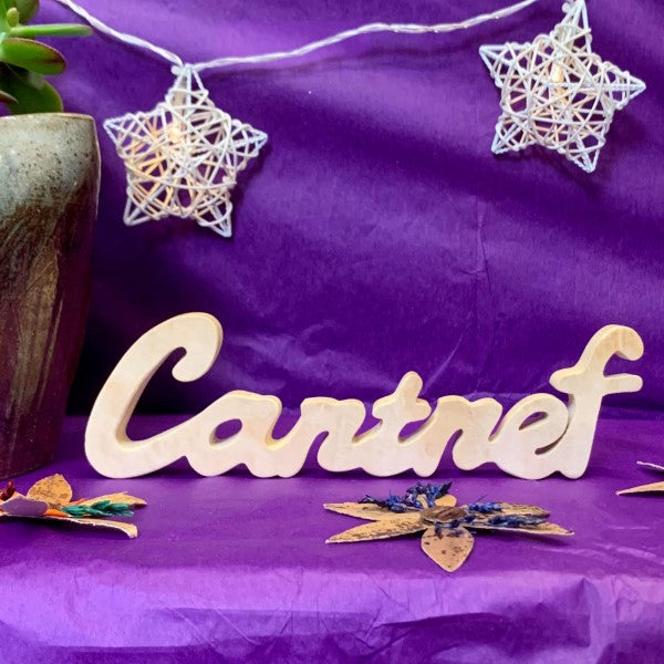 Cartref - Gair mewn Pren