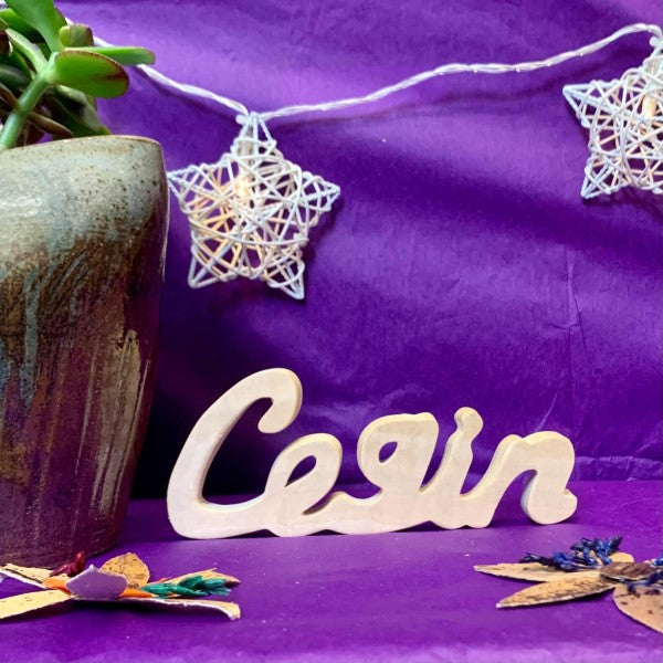 Cegin - Gair mewn Pren