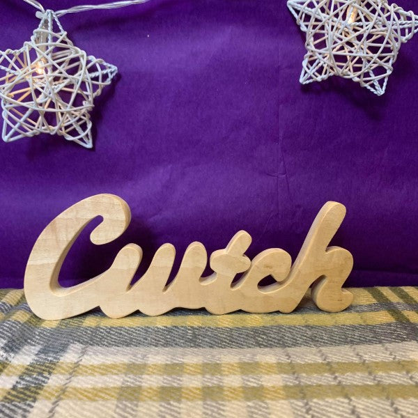 Cwtch - Gair mewn Pren