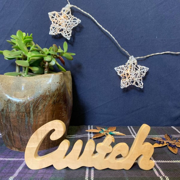 Cwtch - Gair mewn Pren