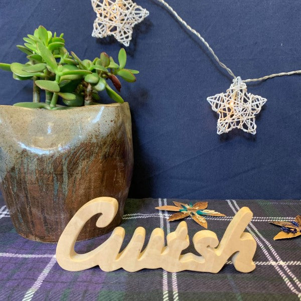 Cwtsh - Gair mewn Pren